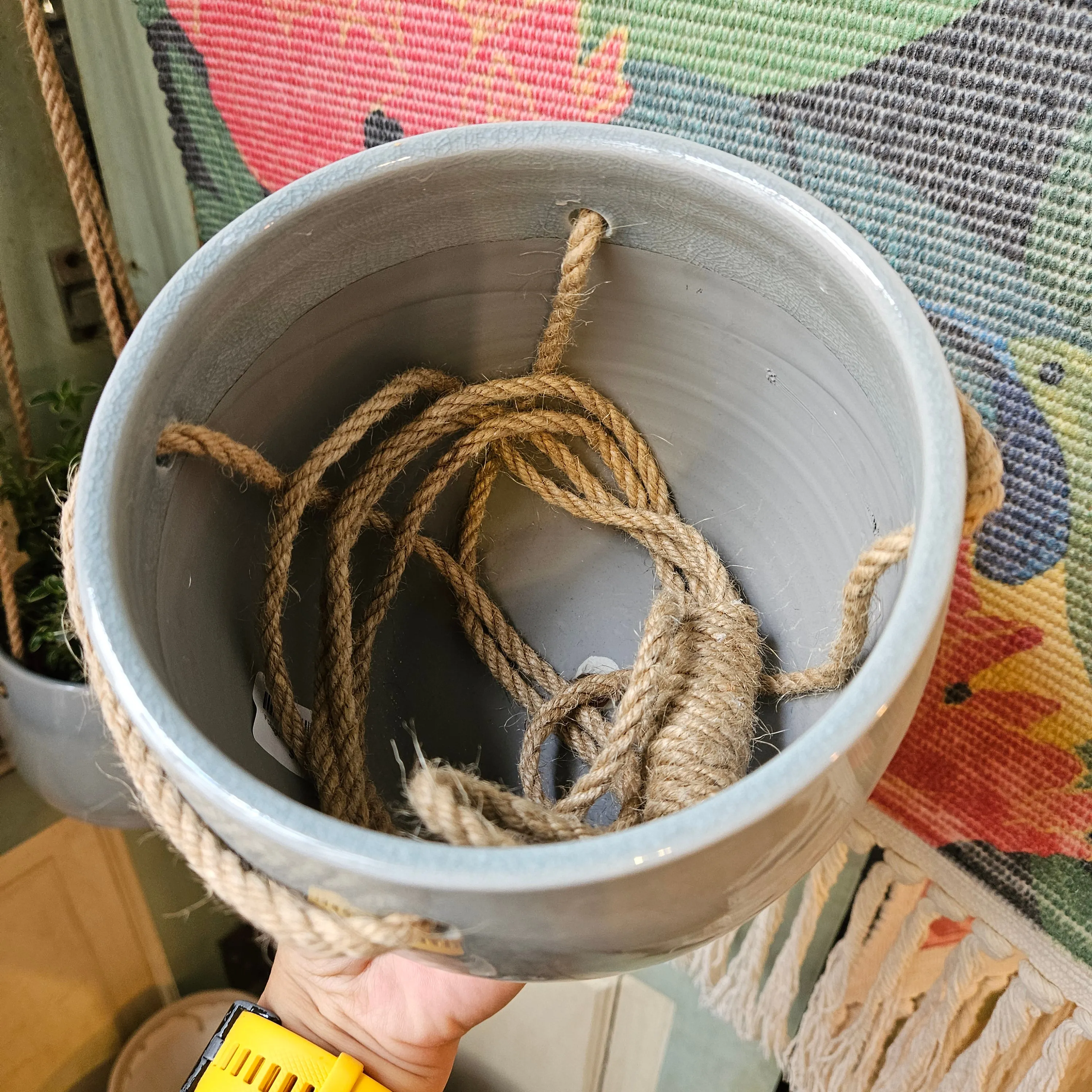 Ceramic hanging Pot with linen string