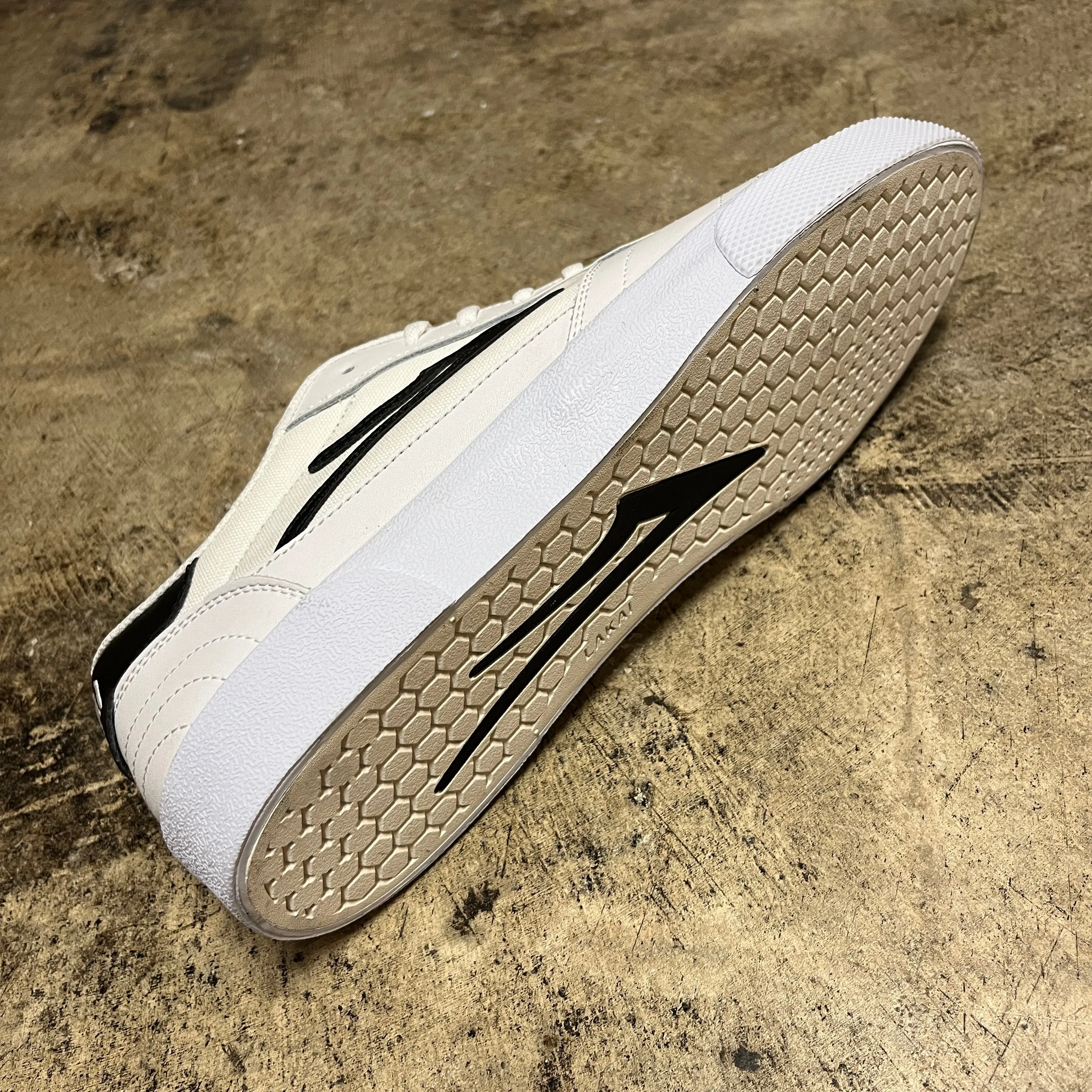 LAKAI CAMBRIDGE (WHITE LEATHER)