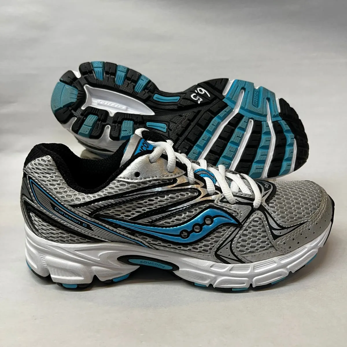 SAUCONY Women's Grid Cohesion 6 -Silver/ Lt. Blue- Running Shoe -Preowned