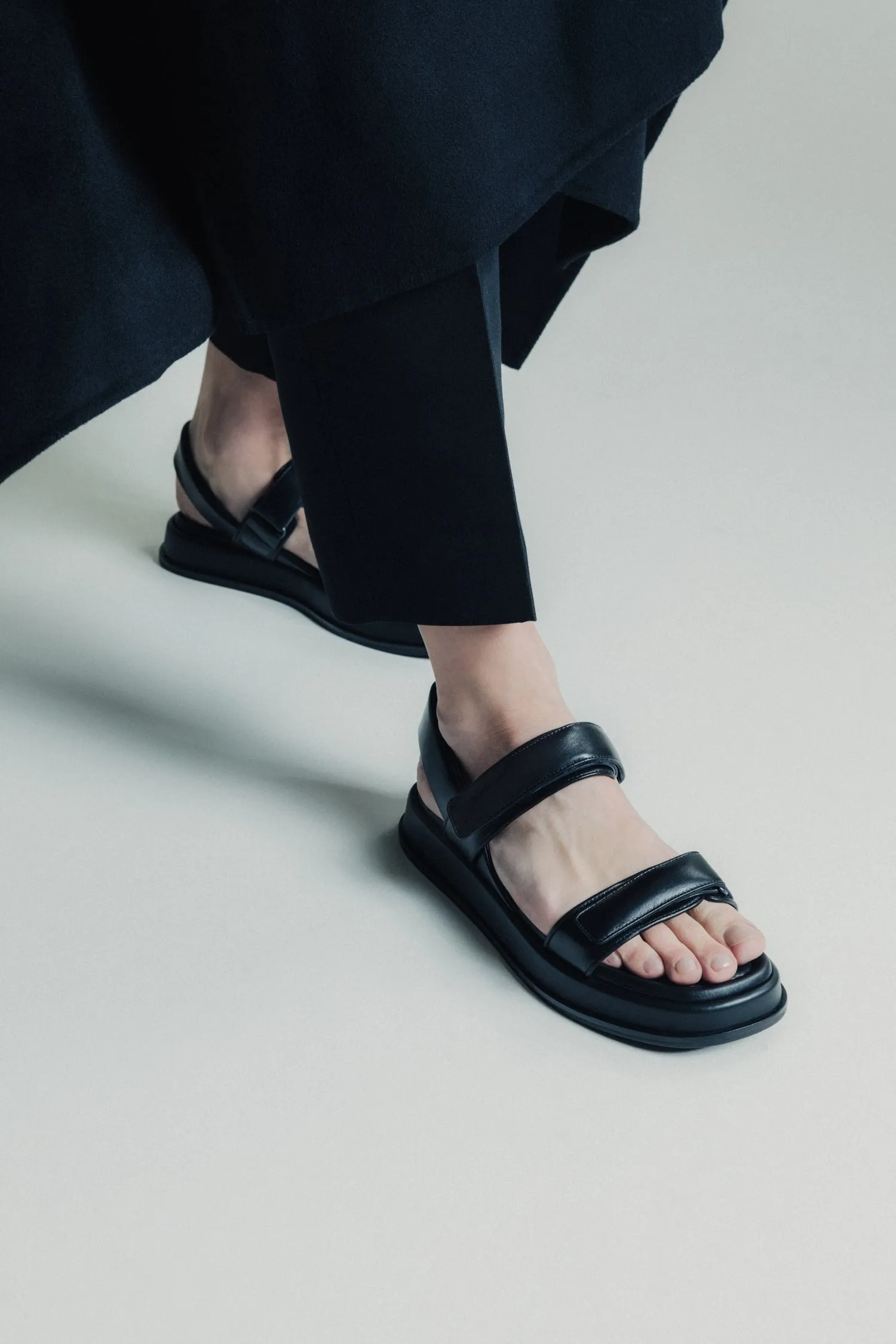 The Sporty Sandal | Black