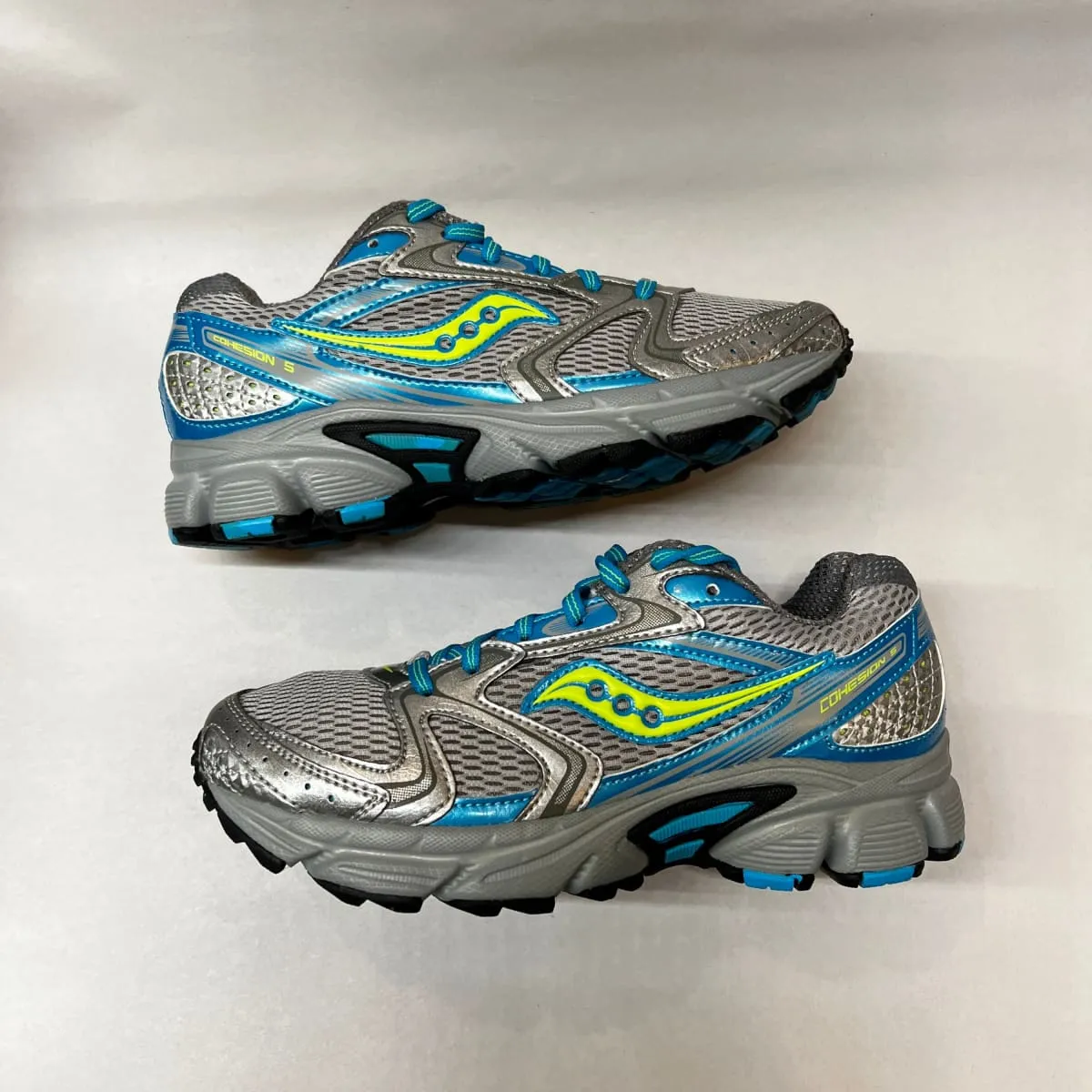 Women's Saucony •Cohesion 5• Running Shoe • Blue/Gray/Green Size 6.5M - Preowned